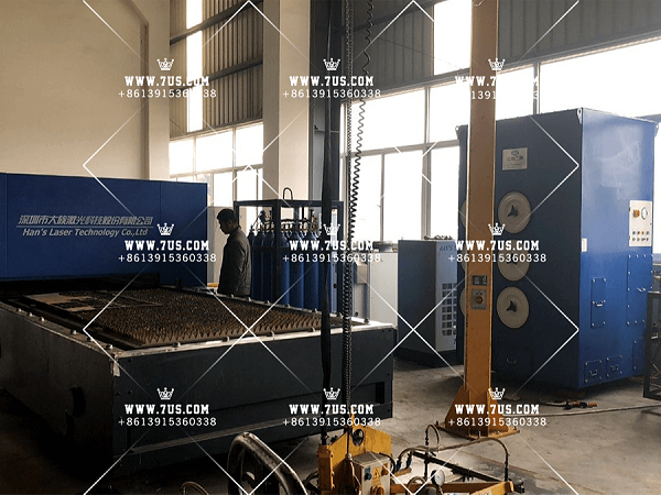 Dust collector for laser cutting